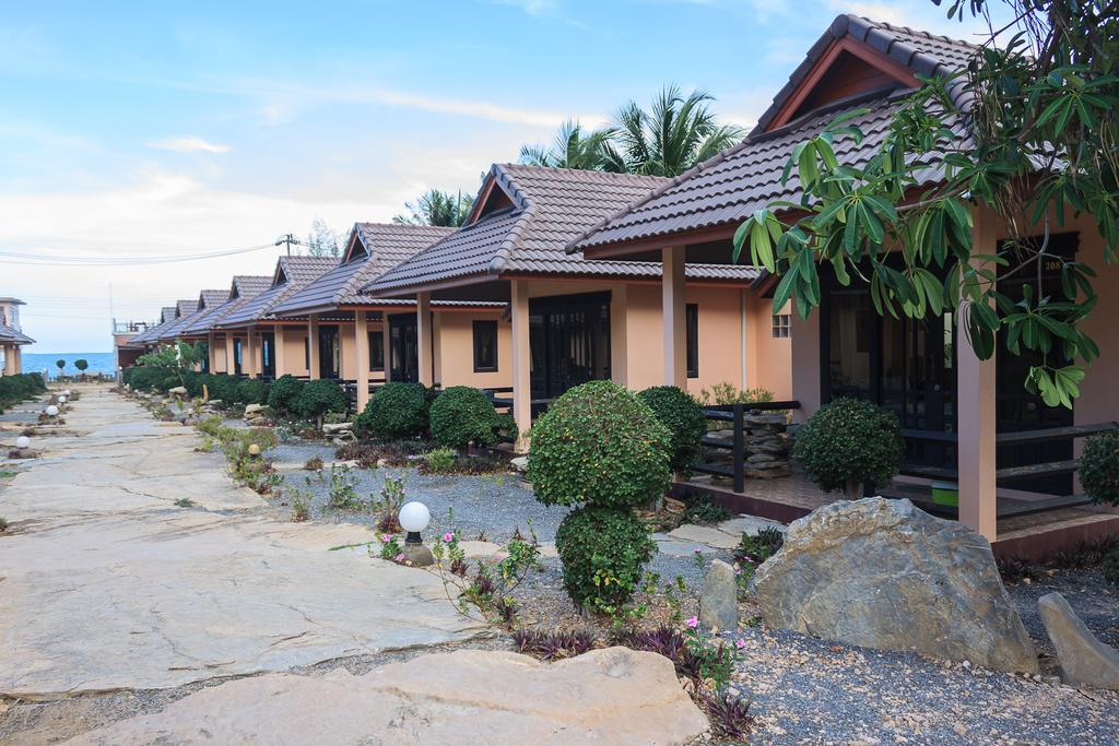 Needa Rock Resort Khanom Exterior foto