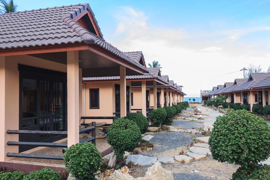 Needa Rock Resort Khanom Exterior foto