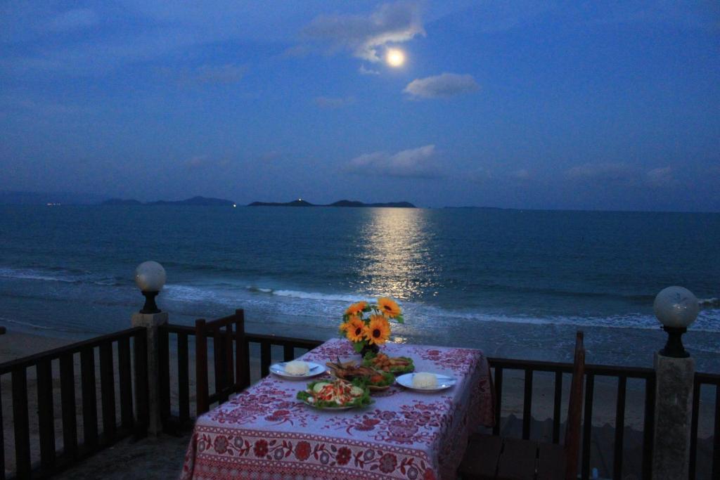 Needa Rock Resort Khanom Exterior foto