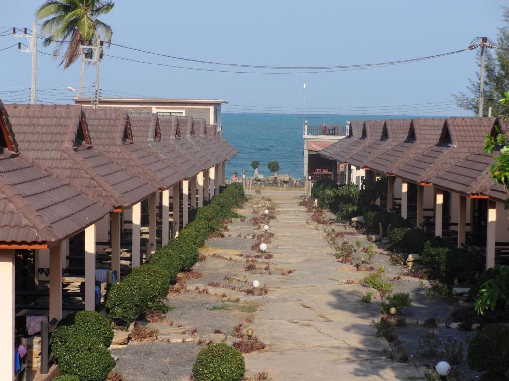 Needa Rock Resort Khanom Exterior foto